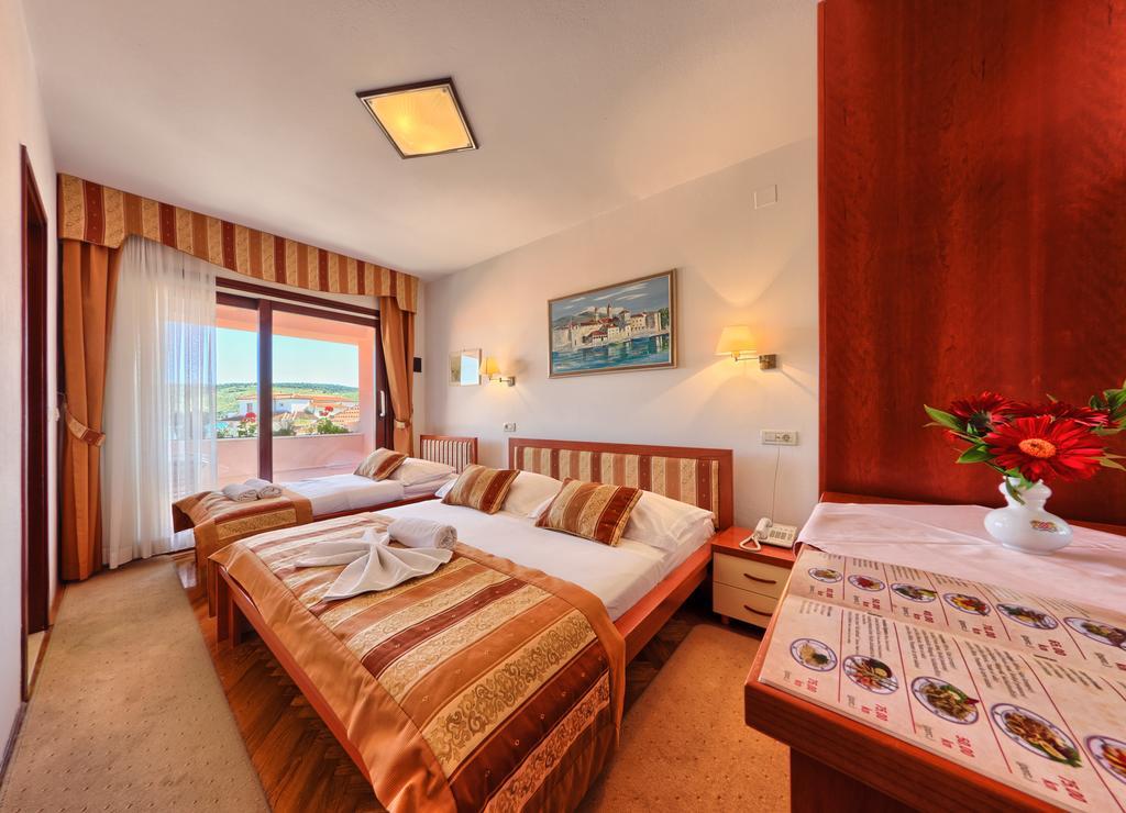 Hotel Trogirski Dvori المظهر الخارجي الصورة