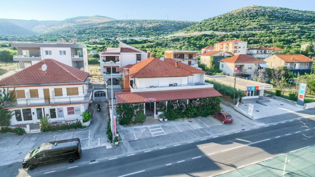 Hotel Trogirski Dvori المظهر الخارجي الصورة